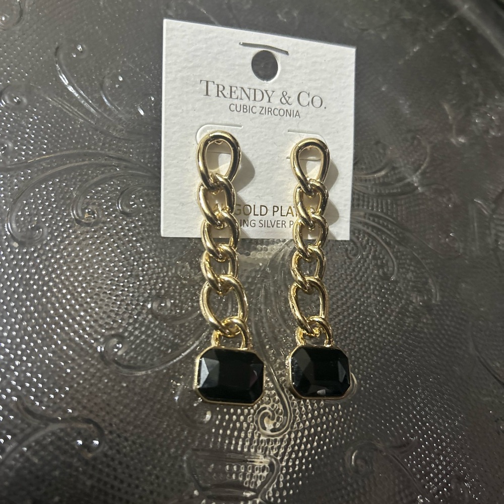 Chic 14k Gold Plated Earrings with bold black gems and chain detail!